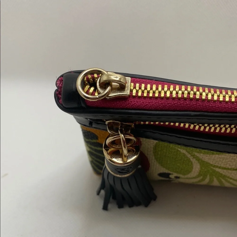 Spartina 449 Daufuskie Island Pink and Black Floral Clutch